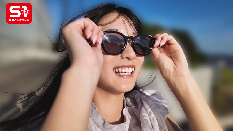 第一次的饭店过夜性爱拍摄，超渴望性爱的美乳新人！