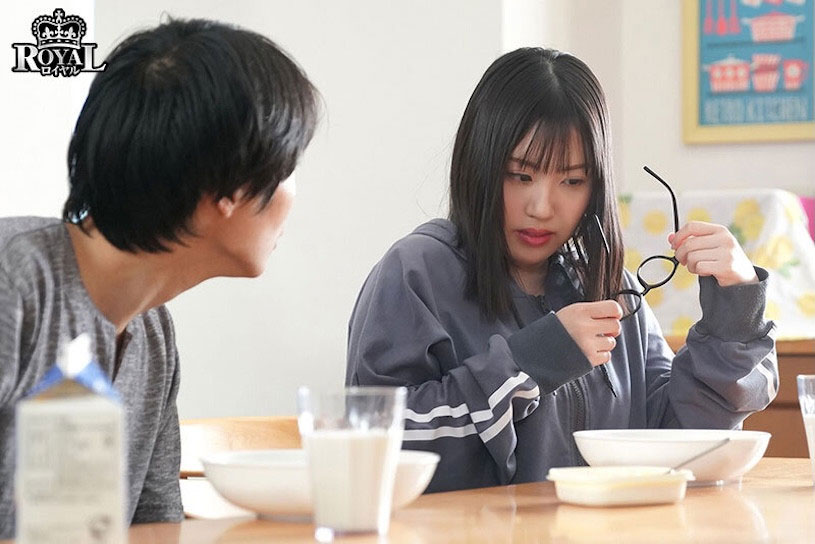 约定只是摩擦一下！「我的低身长巨乳妹妹」让我狂发情...