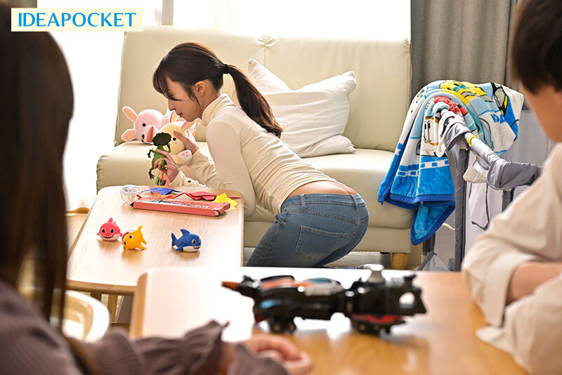 老婆回娘家时「和儿子幼教老师」激烈SEX，看起来正经其实是被虐狂...
